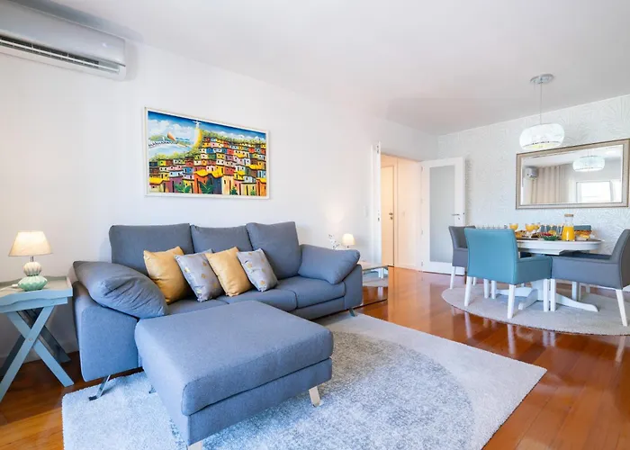 Host Wise - Stunning Trendy Flat W Balcony - Apartamento