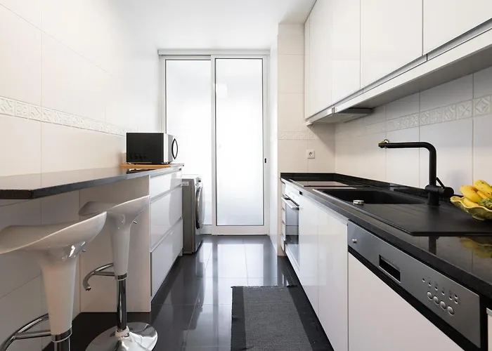 Апартаменты Host Wise - Stunning Trendy Flat W Balcony - *