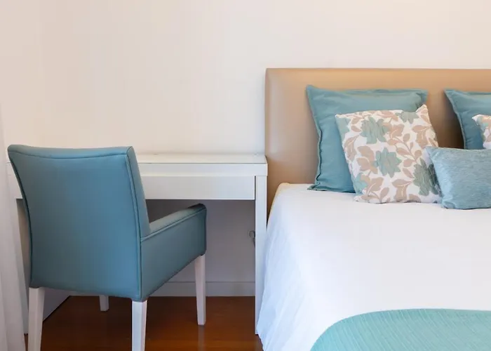 Host Wise - Stunning Trendy Flat W Balcony -